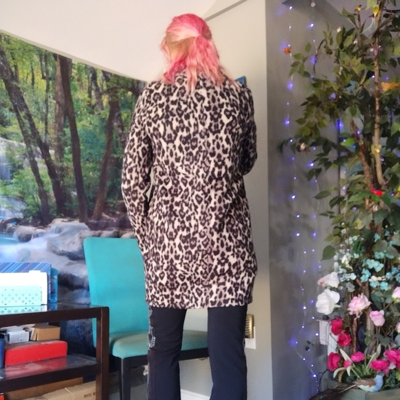 Leopard print soft lightweight coat - Picture 4 of 14
